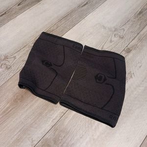 CAMBIVO 2pack Knee Compression Sleeve for Exercise black